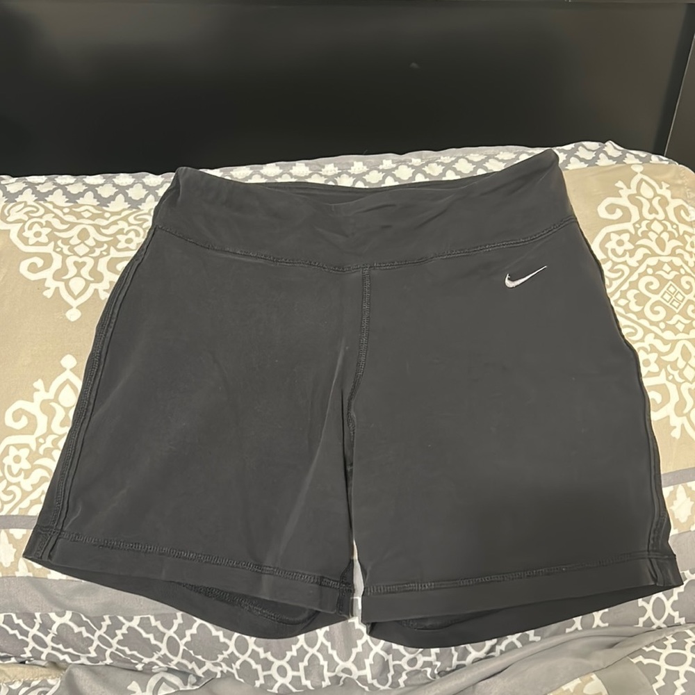 Nike dry fit shorts (S)
